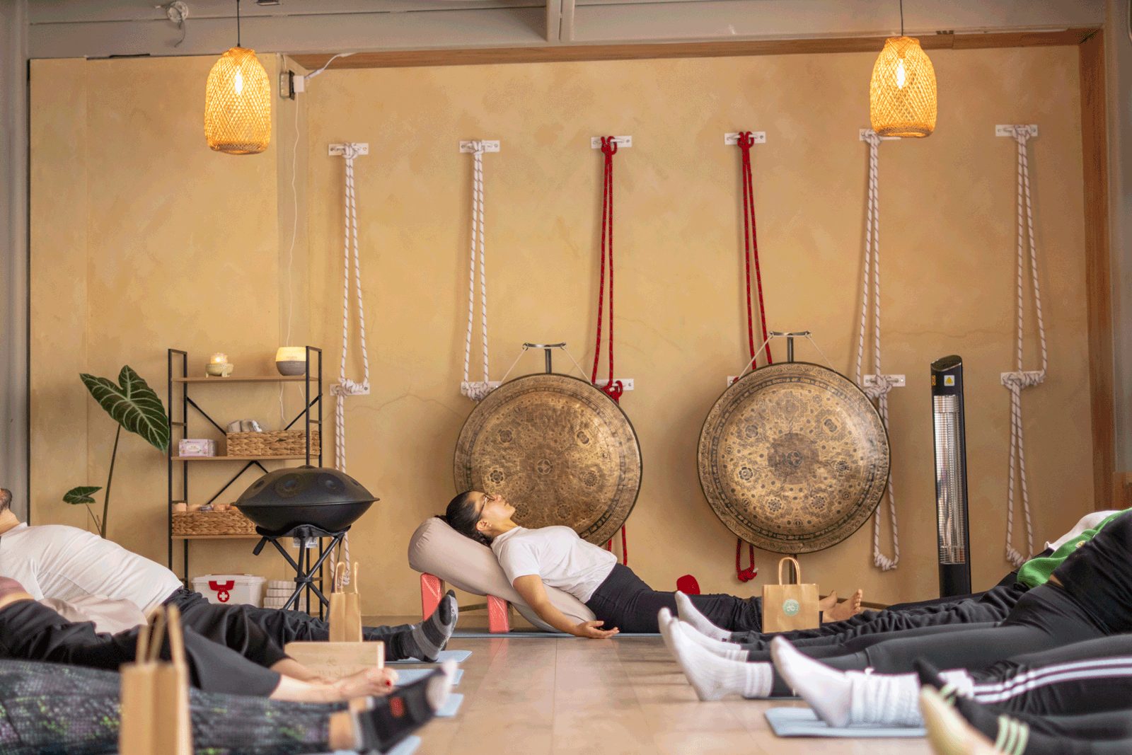 Yoga Restaurativo con Sound Healing